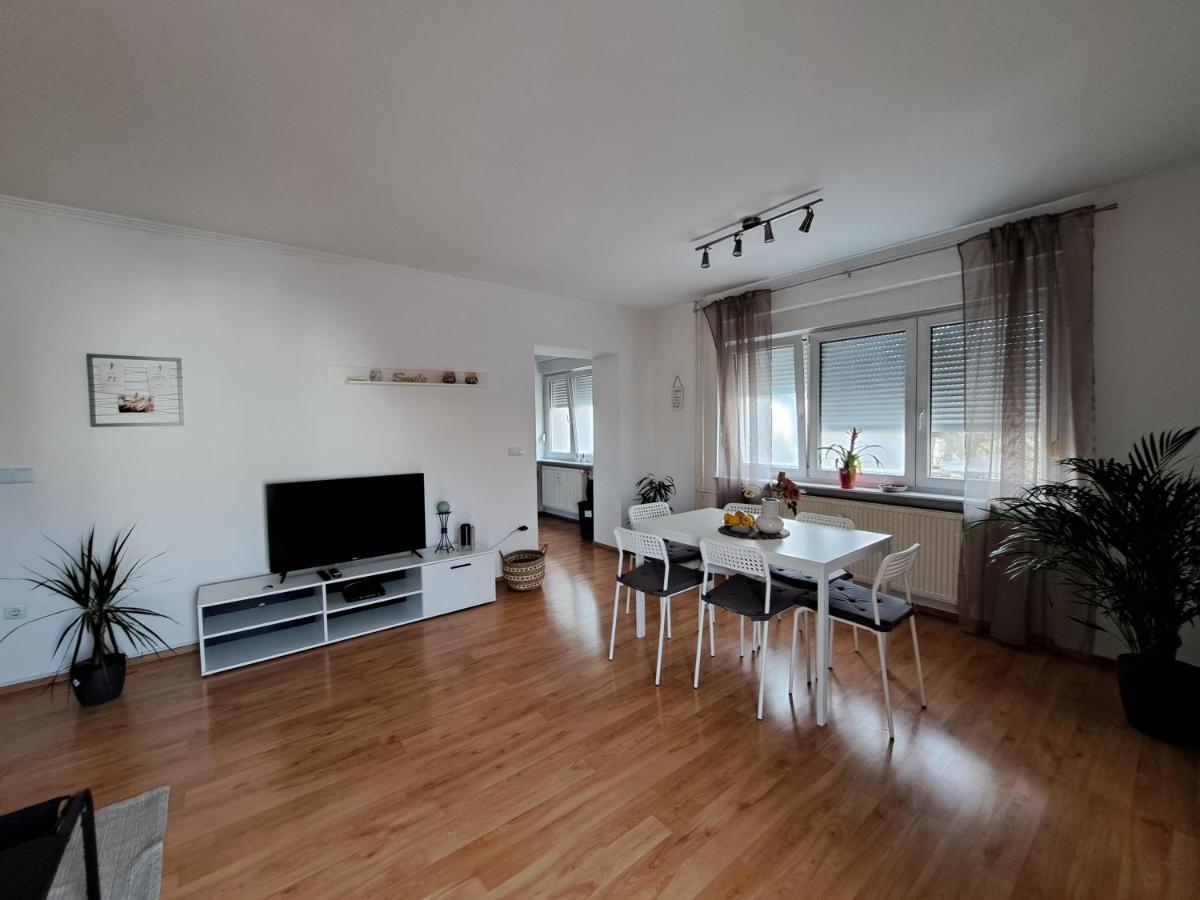 Charming Celje City Center Apartment Kültér fotó